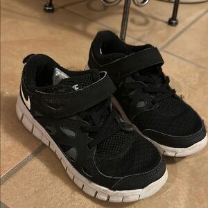 Nike Black and White Sneakers with Flexible Sole